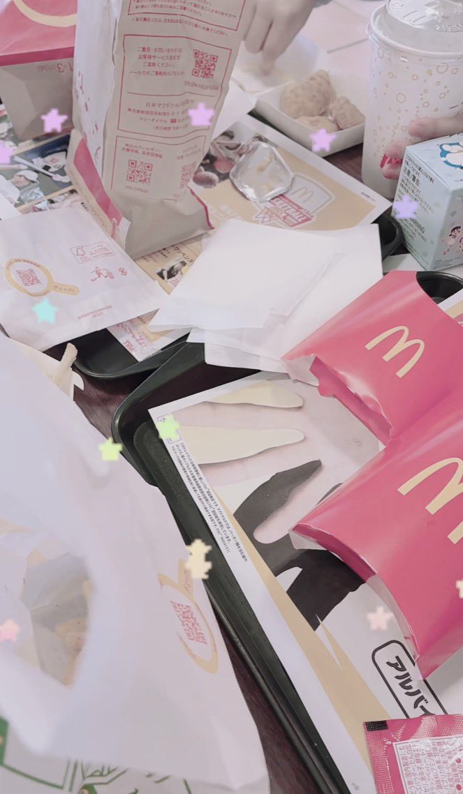 しろいろ tweet media