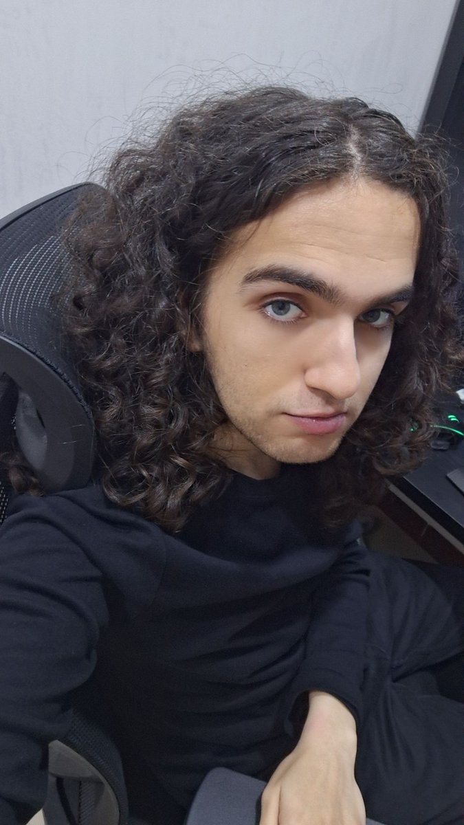 vel 🕸 tweet media