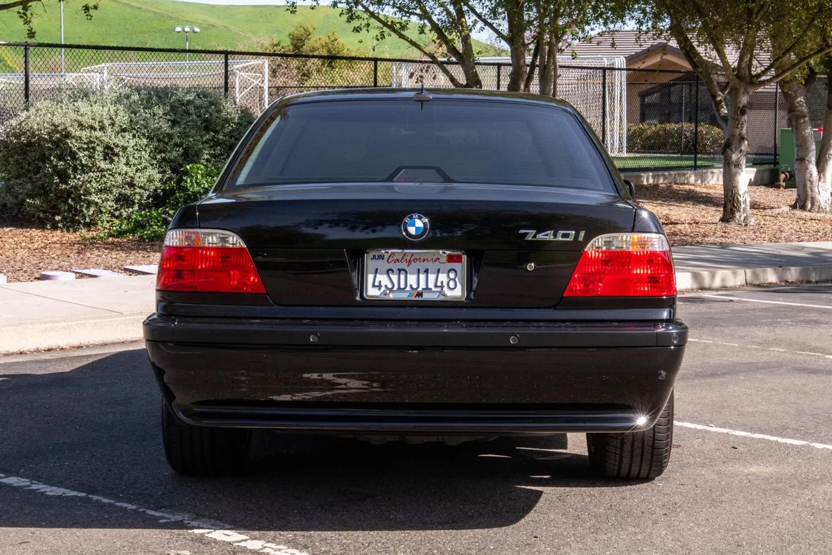 Nicolas ne pouvait plus payer, il est donc parti tweet media