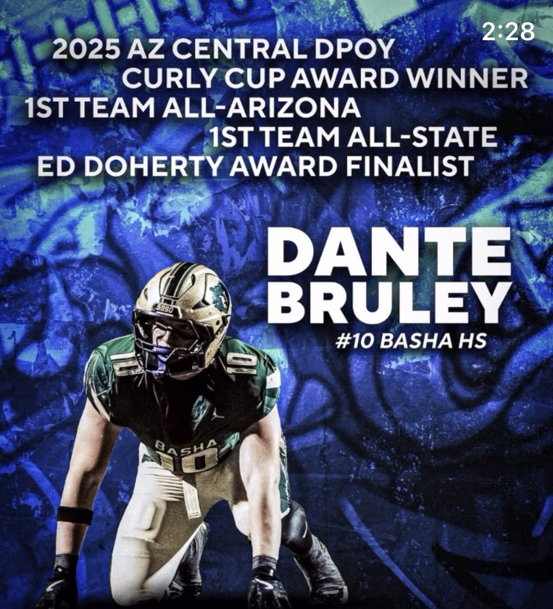 apeathletes's tweet photo. Dante Bruley 6’1 225lbs Edge
Laser 4.5 40.and here repping (Steel) 315x8 warm up as we now prepare for Wyoming 🏈 @BruleyDante https://t.co/ZBCNjfQG3B