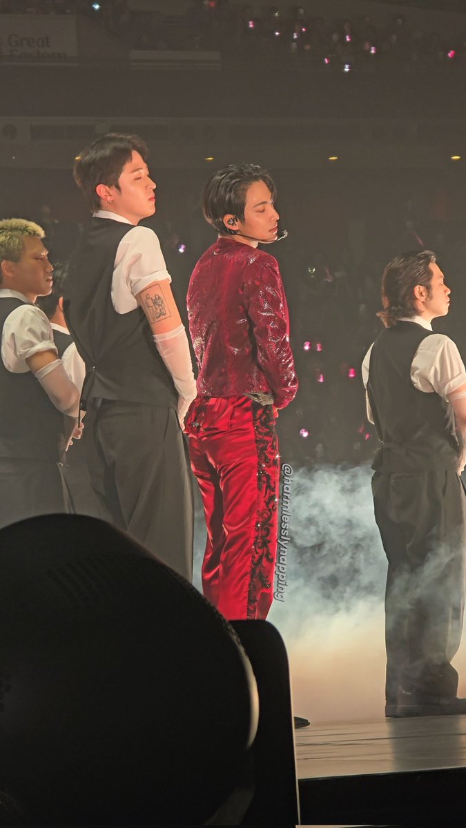 aharmlessnap's tweet photo. [260222] atz in sg

skin

#SEONGHWA #박성화 #성화
#ATEEZ #에이티즈 https://t.co/NrUUuFZQih