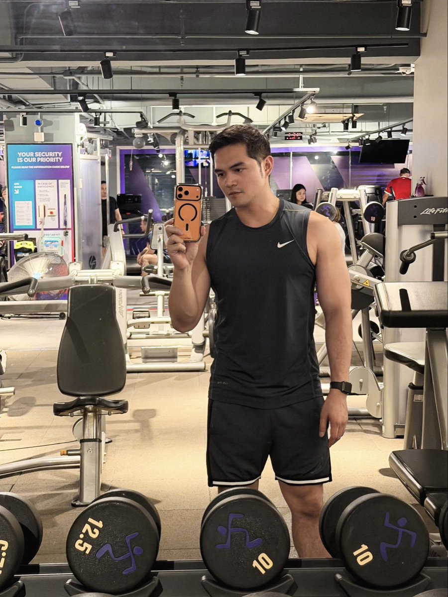 brianphilipg's tweet image. Strong habits don’t take holidays 🏋️‍♂️ #workout #af #bacolod