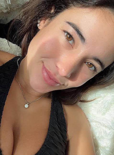 Angie Varona tweet media