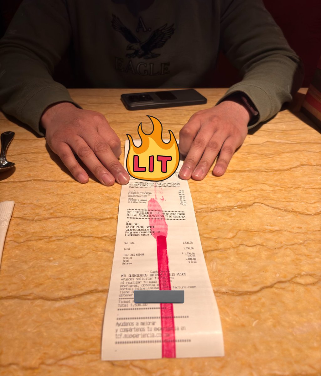 Día casi completo con mi sumi. 
entre órdenes, revisiones y pequeños recordatorios de su lugar.
Revisión de jaula ✅
Revisión de atuendo sissy maid ✅
Pisotón de bolas con mis zapatillas✅     y  cerramos perfecto:
él pagó la cuenta.