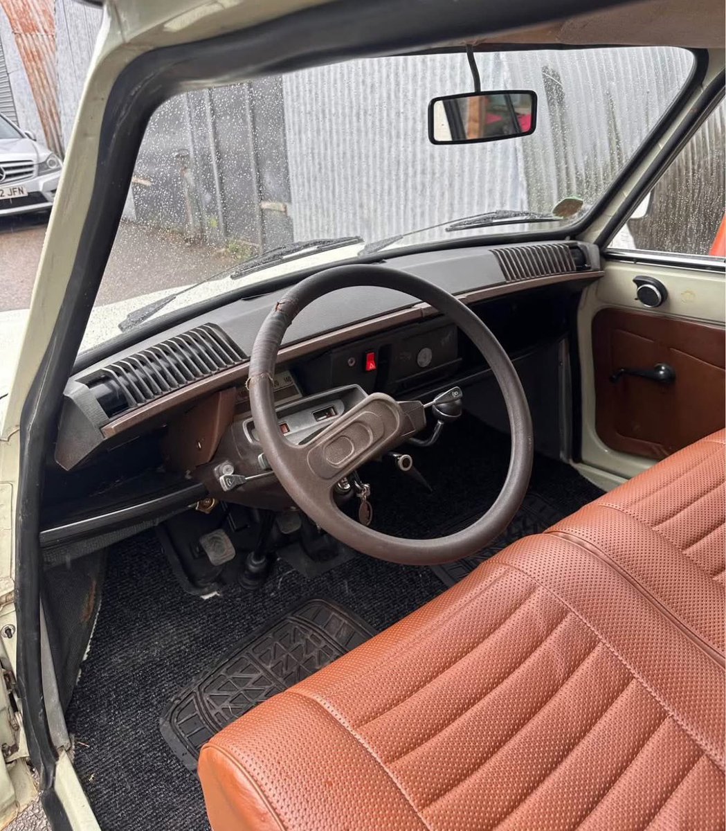 Nicolas ne pouvait plus payer, il est donc parti tweet media