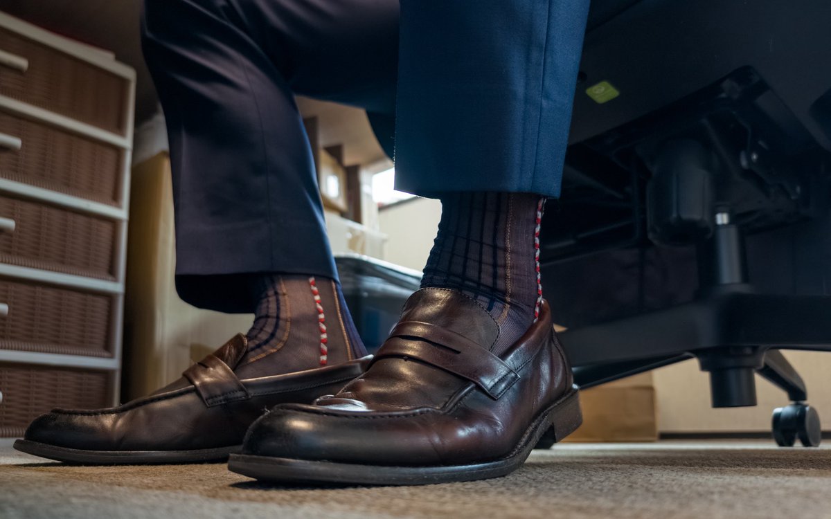 simon_socks tweet media