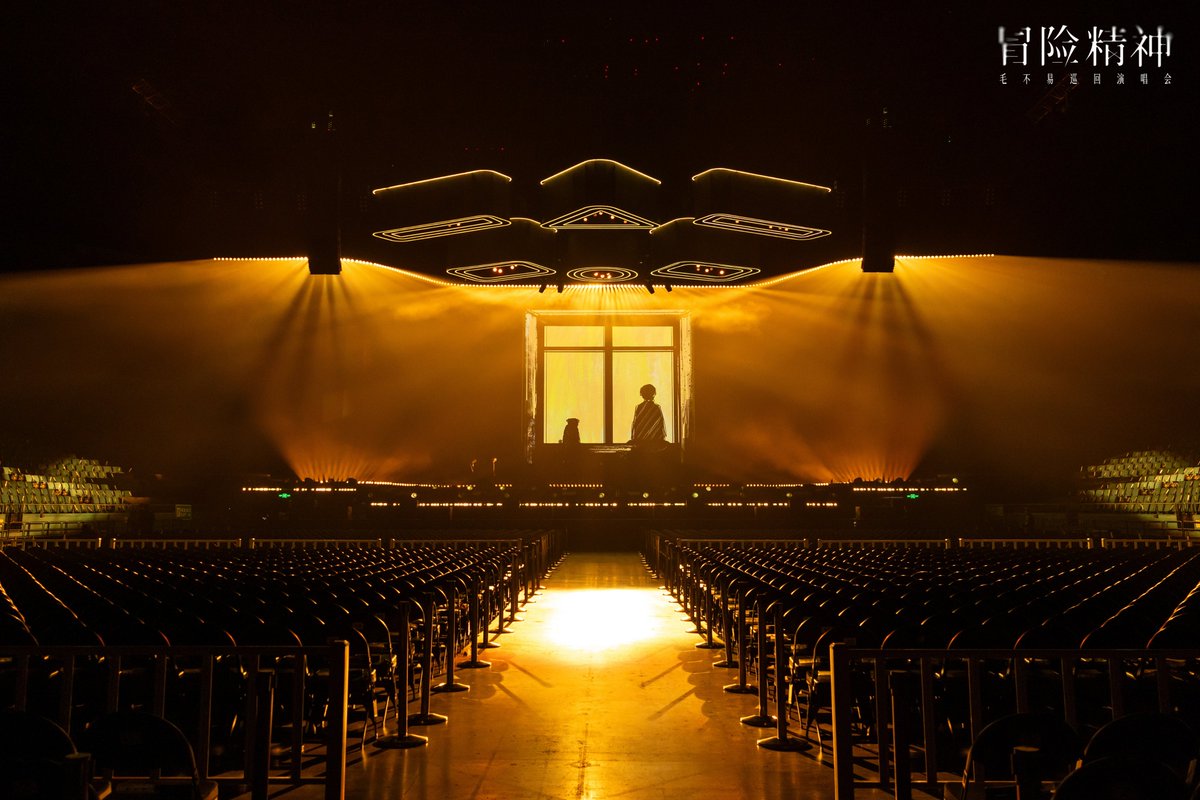 JuanVas96383194's tweet image. Just caught the most electrifying live performance—lights, energy, and pure magic on stage! Who’s joining me for the next show #LiveTheater #PerformanceVibes