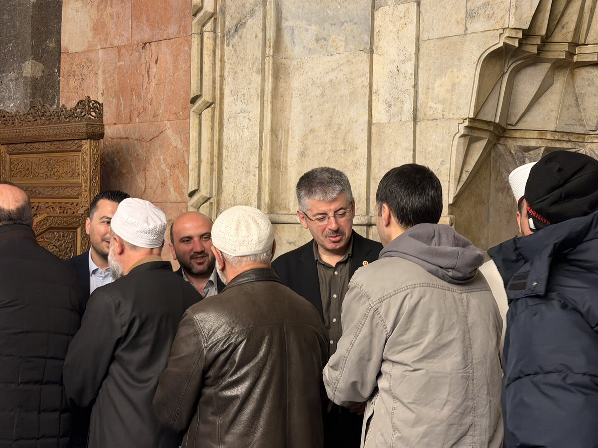 sabancopuroglu's tweet photo. Kayseri’nin kalbinde asırlardır dimdik duran Camii Kebir’den, birlik ve kardeşlik içinde nice bayramlara ulaşmayı diliyorum.

@RTErdogan @abuyukgumus @akpartikayseri https://t.co/lXL1etUkxg