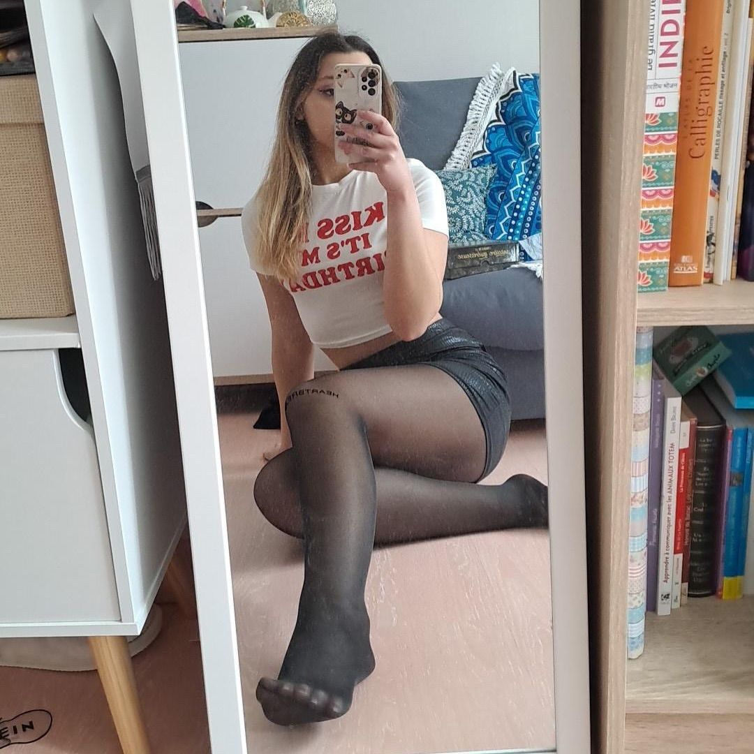 Nylonz Only tweet media