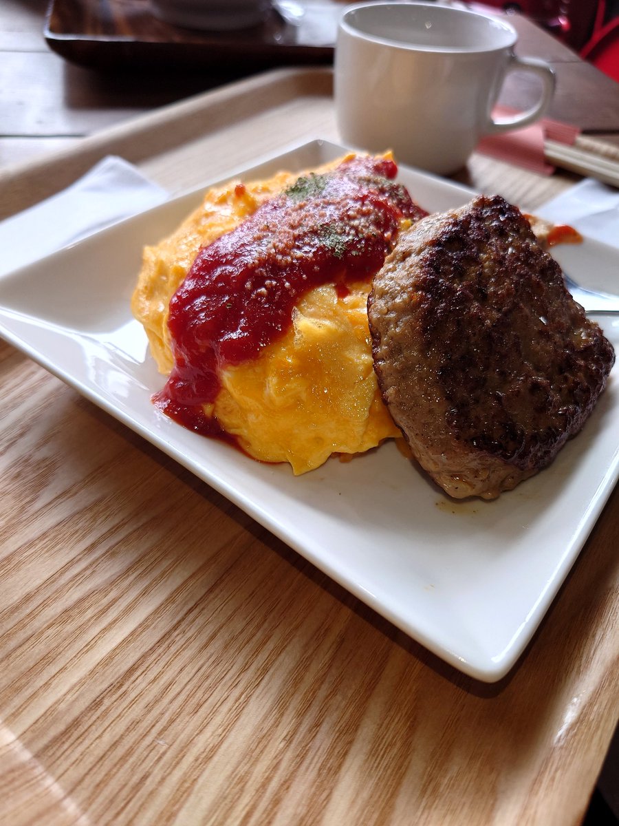 chanLive1005's tweet photo. 今日はライオットさんでお昼ご飯からのまきばの館で休憩〜😤 https://t.co/w6P27GZoBF