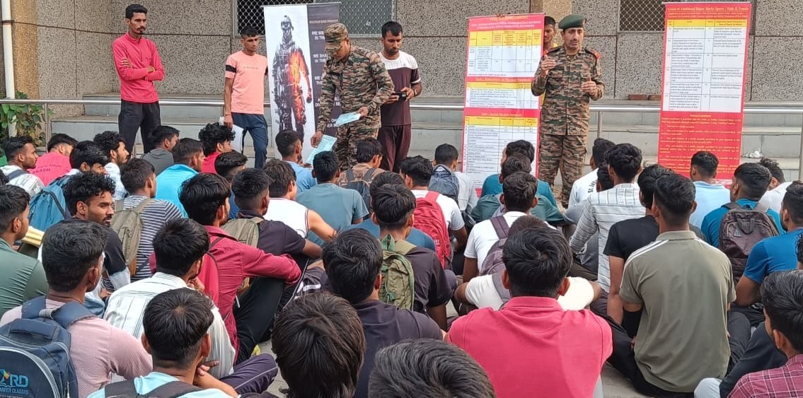 PRO Defence Lucknow tweet media