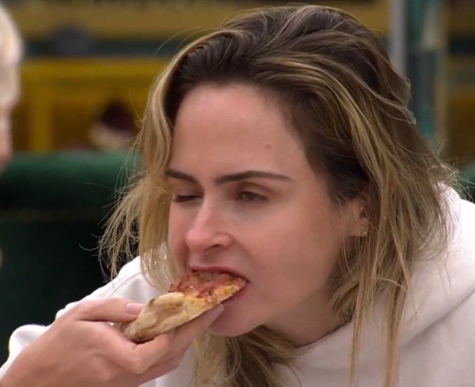 UpdateCharts tweet media