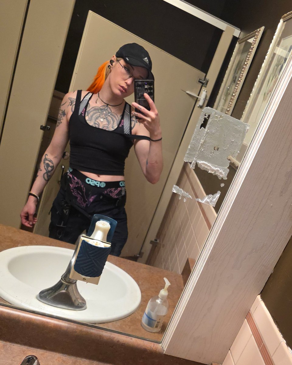 𝘔𝘪𝘴𝘴𝕽𝖊𝖉𝘓𝘪𝘯𝘦 tweet media