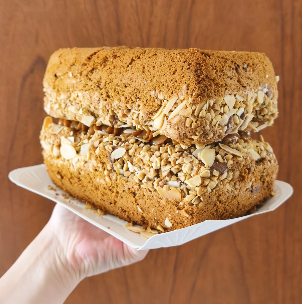 Pechugas Larousse tweet media