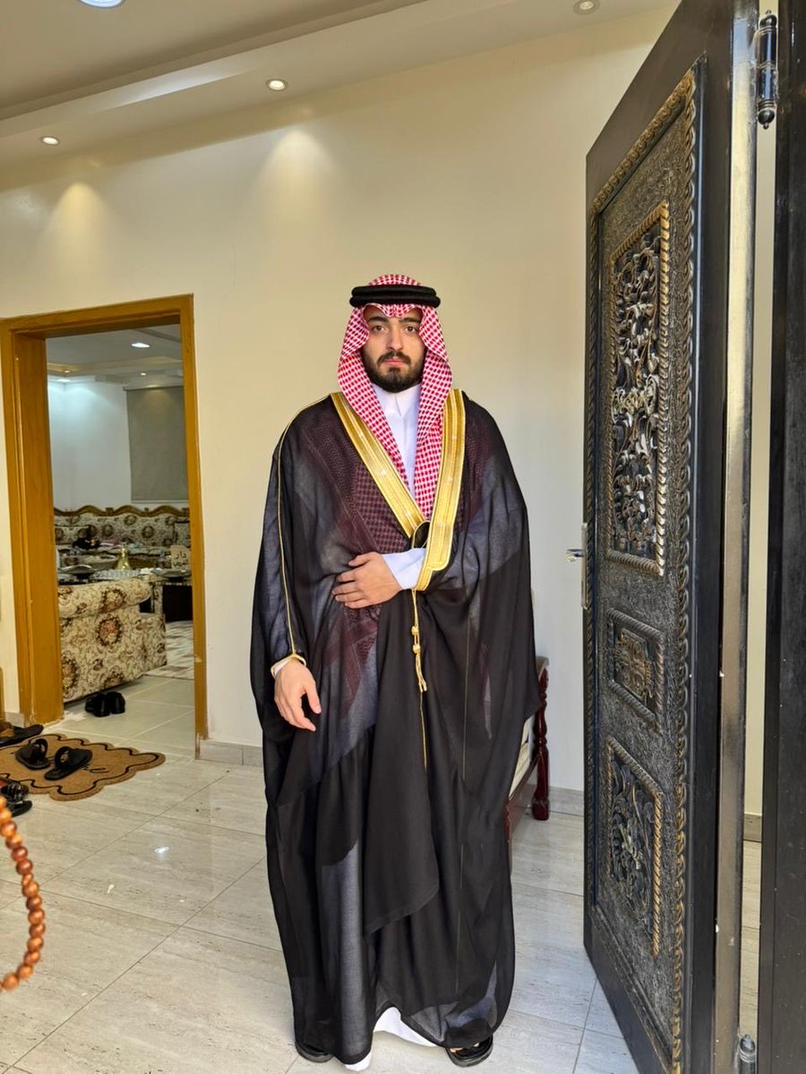 baer__98's tweet photo. كل عام وأنتم بخير ومن العايدين 🖤 https://t.co/VSsPTtvtji