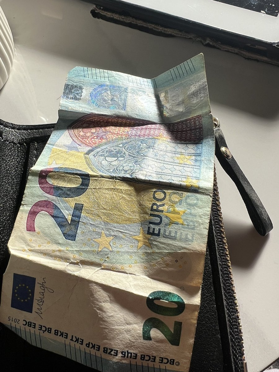 وَعدد tweet media