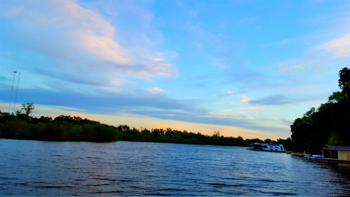 4EmilieBergmann's tweet photo. Current mood: Driftwood.

​Sinking into the delta silence, end-of-the-day energy. 

🇺🇸💙💛🤍⛴️

#CaliforniaDelta #RiverSunset #NorCal #AmericaBeautiful #MakeCaliforniaGoldenAgain
#MAGA #springbreak #SFBayArea https://t.co/nxc5ZMLW8d
