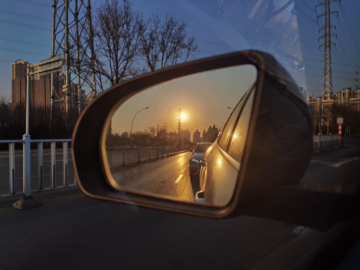 Mr Ohm's tweet media