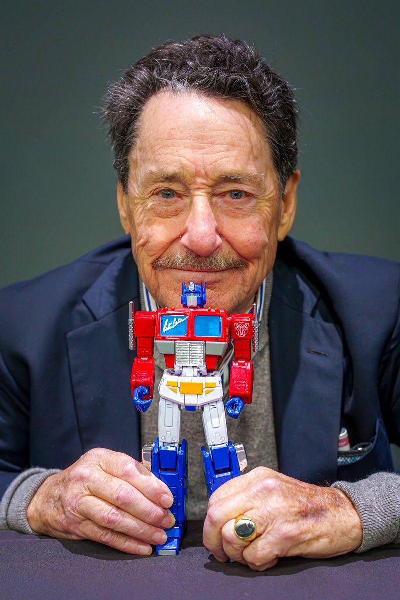 Transformers Den tweet media