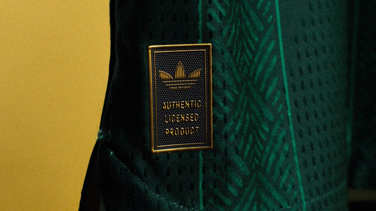 A high definition look at the away kit that #Bafana will wear for their return to the World Cup this summer…

adidas have made something truly special here. /// 🇿🇦⚽️