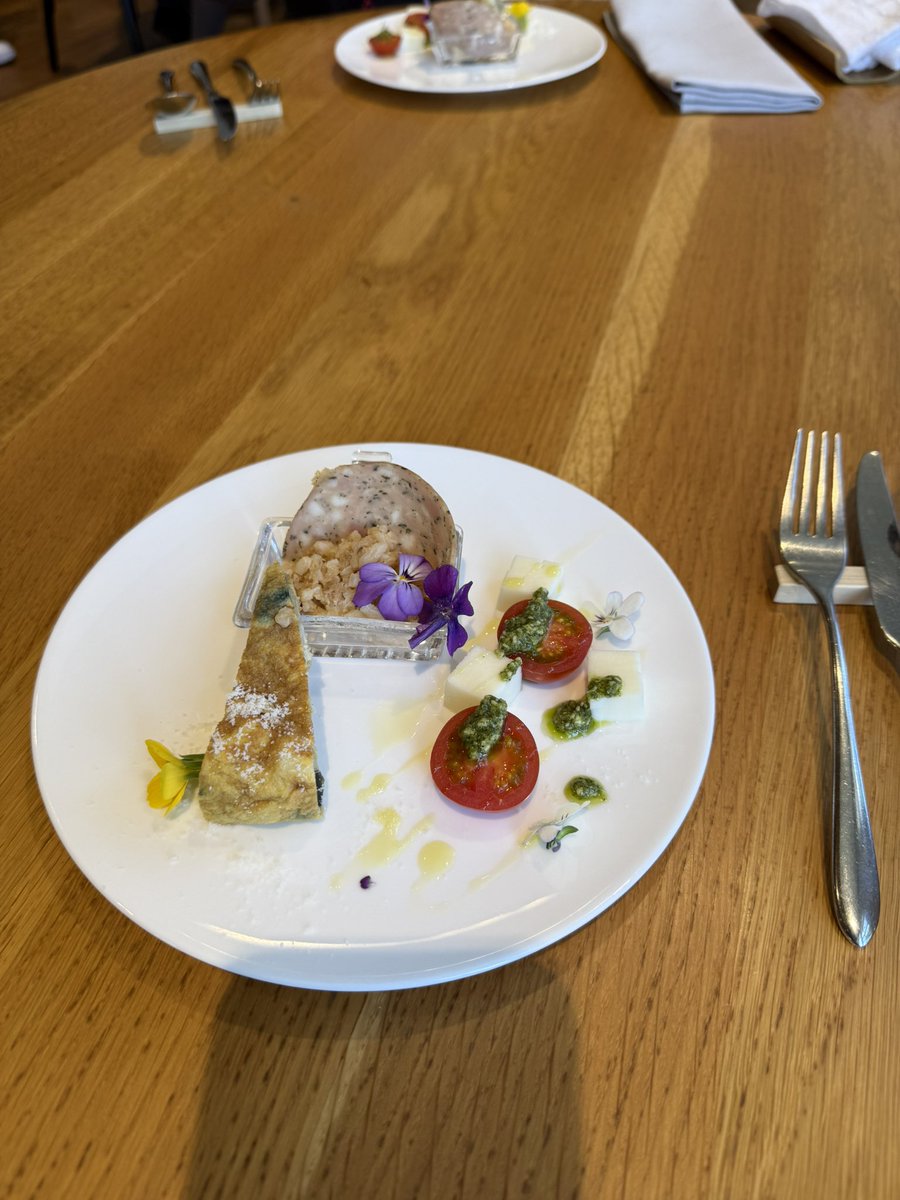 TakeTV100 tweet media