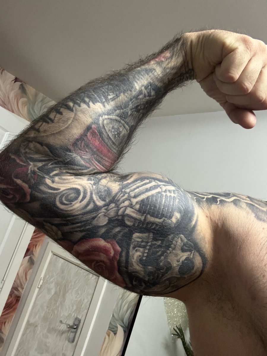 GymRatDan's tweet image. Did someone say it was #flexfriday 
Show me your guns