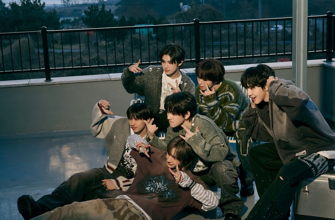 𝖪𝗂𝖼𝗄𝖿𝗅𝗂𝗉'𝗌 𝖧𝗈𝗎𝗌𝖾 🐋 tweet media