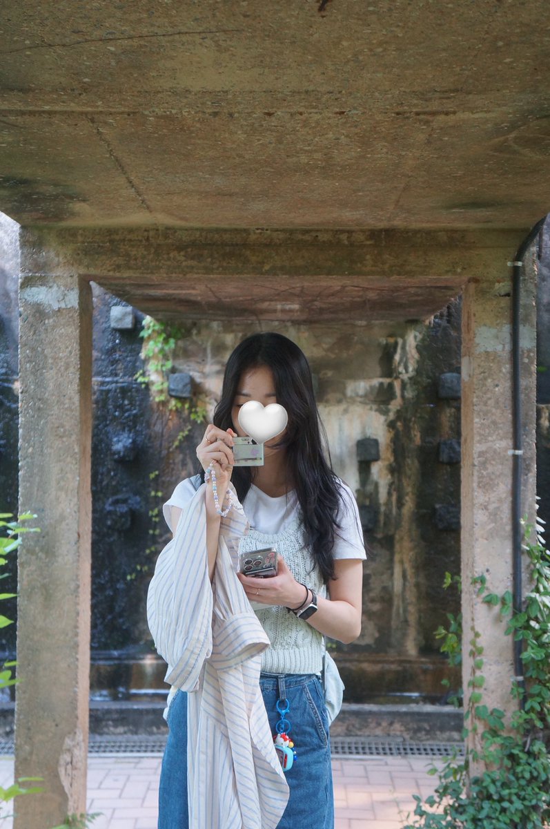 저도 기깔나게 할 수 있습니다
사진과 영상에 진심입니다...🫶🏻
유튜브도 합니다...✌🏻
준비되어 있습니다💌
카메라 폴라로이드 프린터 모두 나에게로...🤍