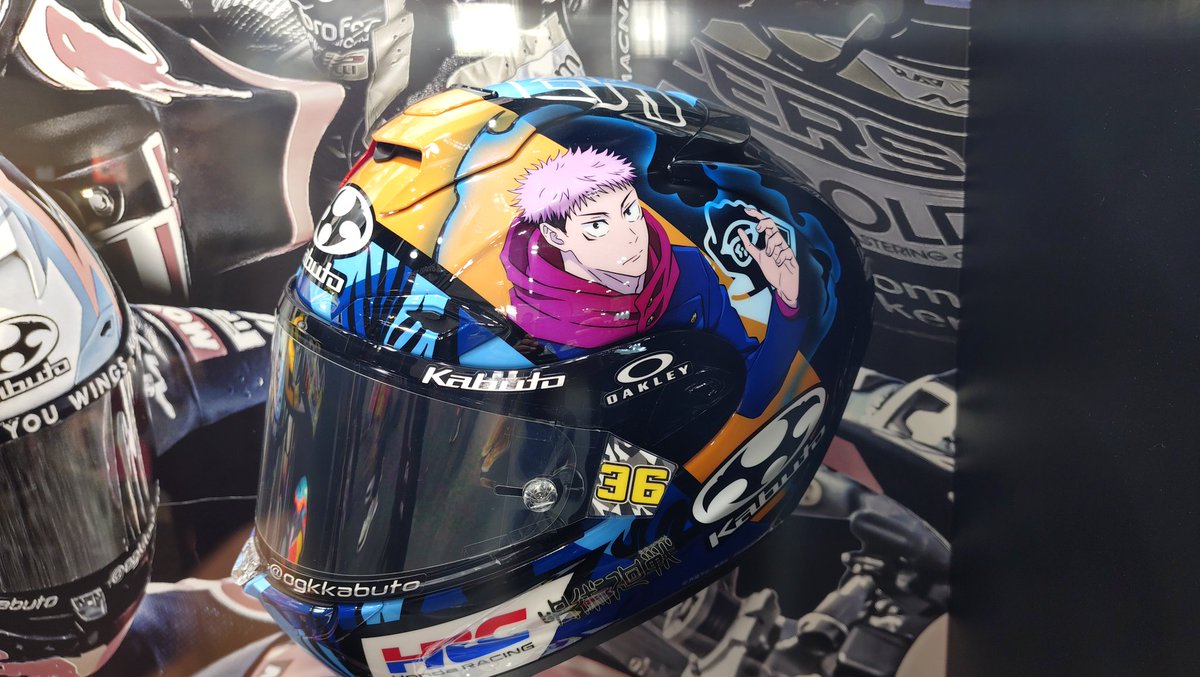 redhot125nao's tweet photo. 大阪モーターサイクルショーKabutoブース♥️
Joan Mir選手の2026年レプリカヘルメットが夏頃に発売ですって!
MotoGPモテギに間に合いますな!
呪術廻戦ヘルメットも発売ですよん。
#Mir36
#Kabuto
#HONDAHRCCastrol
#呪術廻戦 https://t.co/p2KTOg2fA7
