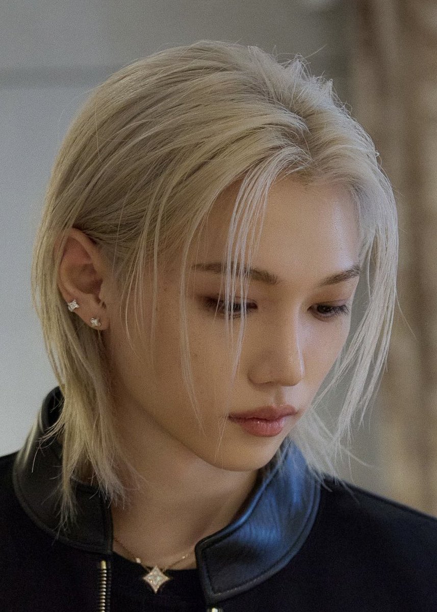 valrani_skz's tweet photo. the prettiest features on a man https://t.co/qp1jdQrEds