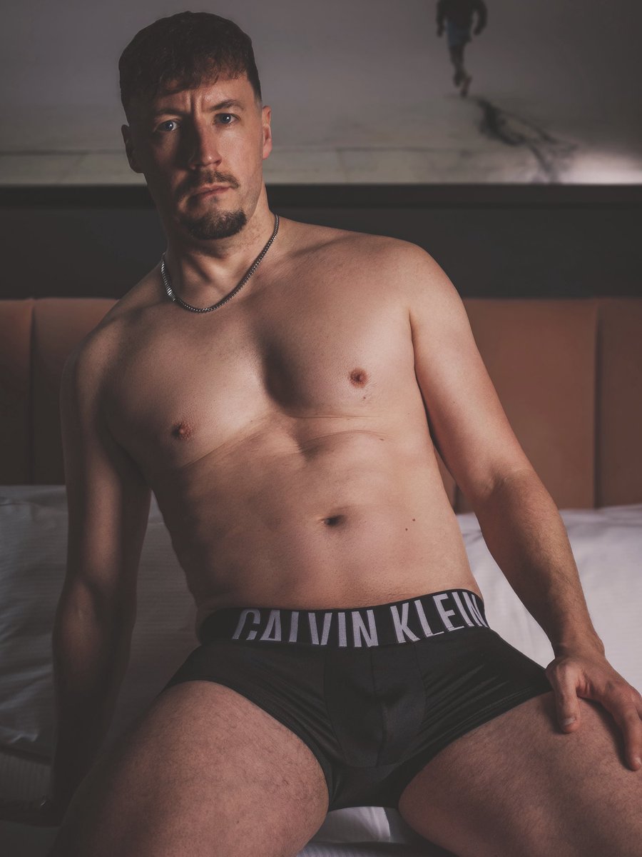 London Male Images tweet media