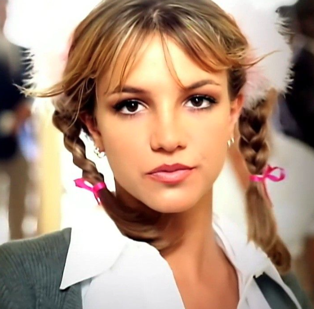 About Music tweet media