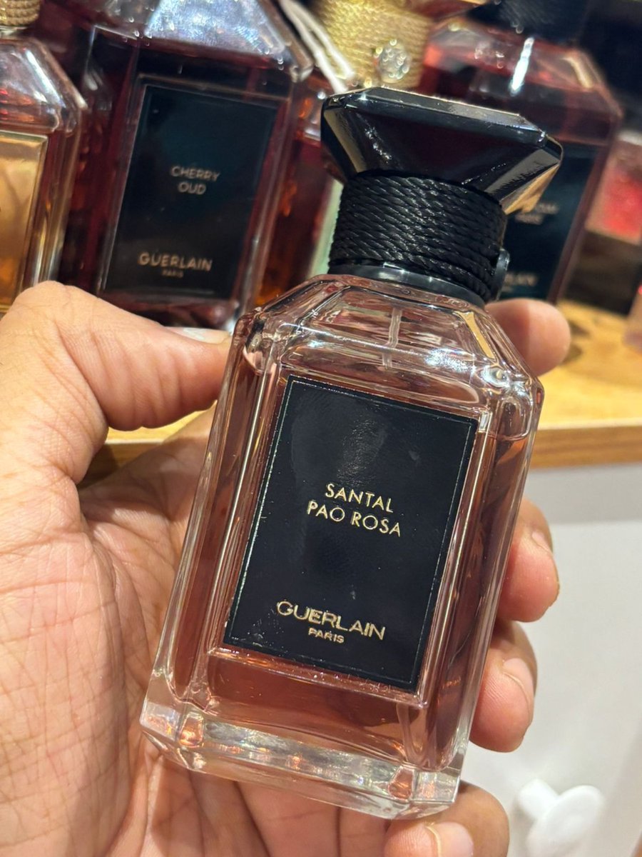 perfumemonk's tweet photo. 🌅 #SOTD — MORNING GEM 💀

🟣 Molinard Vanille Patchouli

🍫 Creamy vanilla meets dark earthy patchouli — addictive contrast.
🔥 Smooth, warm, slightly sweet but grounded.
📡 Projection: Moderate → strong
⏳ Longevity: 8–10 hrs
👉 Bold view: Underrated killer gourmand
#VanillePatchouli #Molinard #SOTD #Gourmand #NicheVibes #PerfumeAddict
☀️ #SOTD — AFTERNOON MEETINGS 👔
🪵 Guerlain Santal Pao Rosa
🌹 Rose + creamy sandalwood = luxury balance.
🧠 Soft yet powerful, clean but rich.
📡 Projection: Moderate
⏳ Longevity: 7–9 hrs
👉 Bold view: Classy office dominance

#Guerlain #SantalPaoRosa #SOTD #LuxuryFragrance #OfficeScent #QuietPower