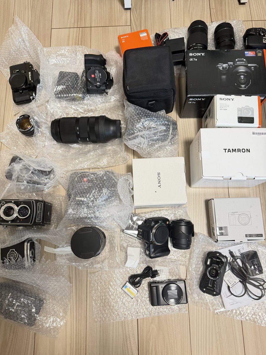 差し引きして、利益32万。

これ半分でもう20個くらい商品あるけど😅

久しぶりにローライ、ハッセルブラッドとかフィルム系を入れることになったけど、やっぱ利益率はデカイね。

2万仕入→5万売
3万仕入→6万売とか…

デジタルに比べて回転落ちるけど、良い按分で入れてけば、かなり利益伸びそう。