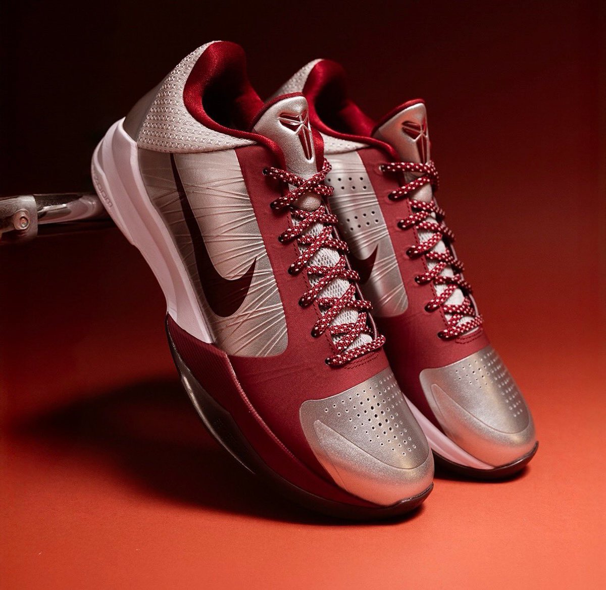 Nike Kobe 5 Protro “Lower Merion Aces Away”が国内3月23日（月）より