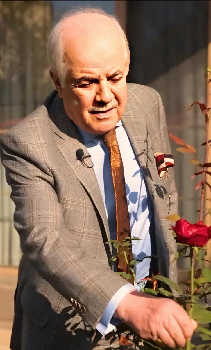 Sizsiz geçen bir Bayram daha..
Mekanınız cennet, kabriniz nur dolsun. Allah sizi Peygamber efendimize(SAV)komşu eylesin🌺🤲