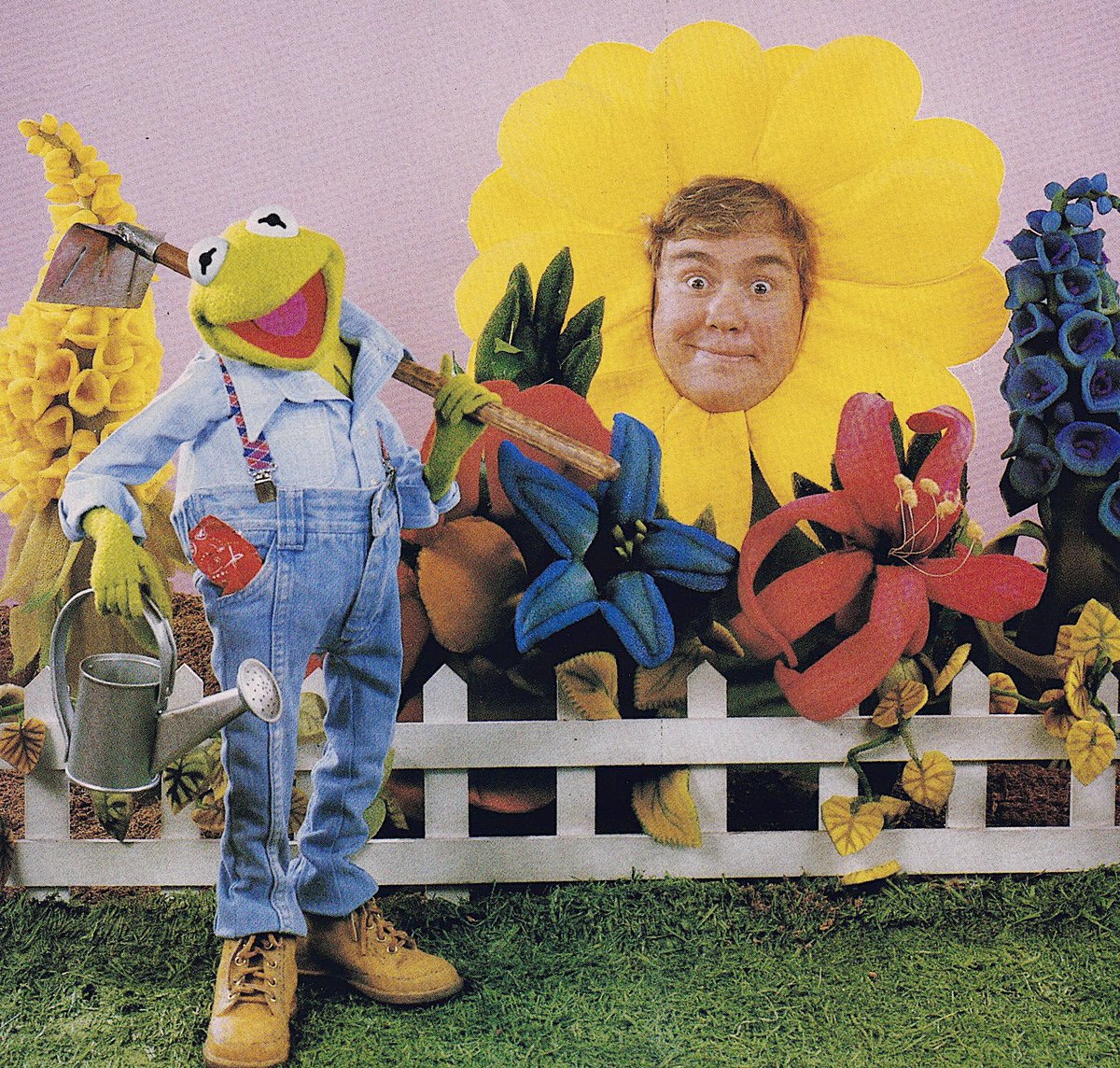 RetroNewsNow tweet media