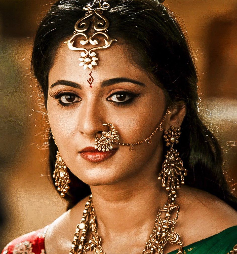 AnushkaShettyFC tweet media