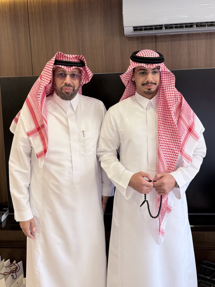 Fares 𣎴 tweet media