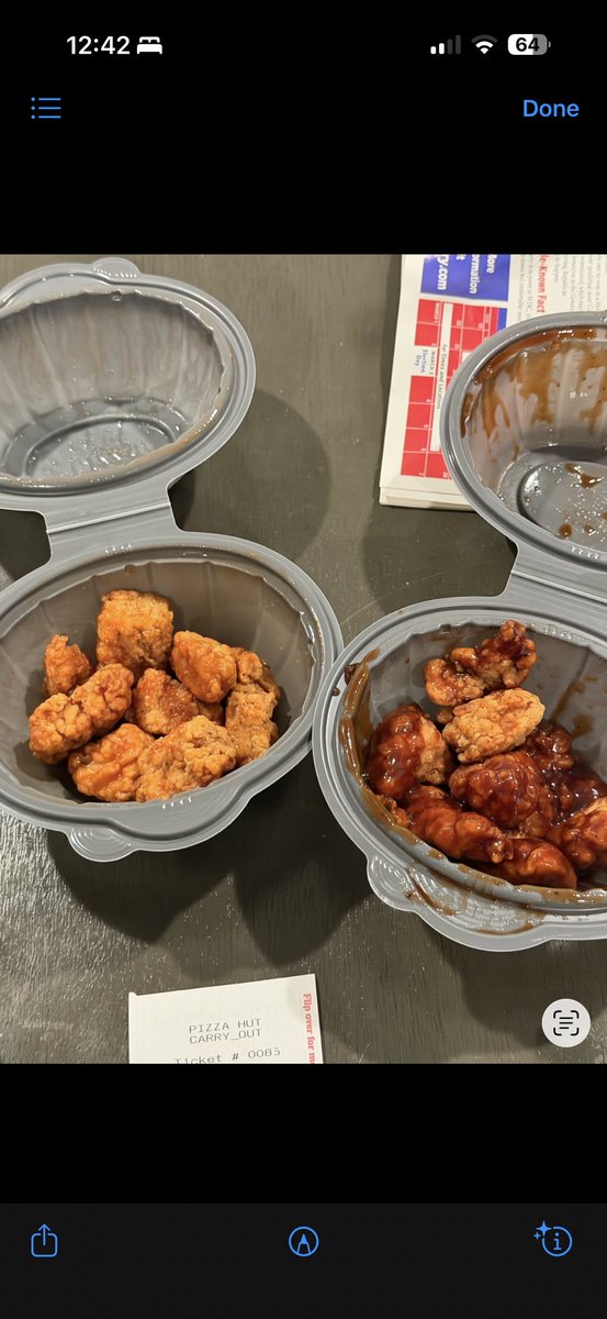 YumStephen's tweet photo. @pizzahut I don’t complain often however could my wings have been sauced this was like 30$ @wingstop would never 😏 https://t.co/SKvwQMDQig
