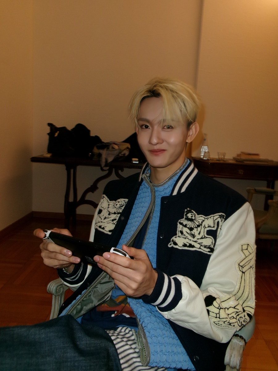 INI2nd写真集「Viva la vita」【公式】 (@INI2nd_Photo) / Posts / X
