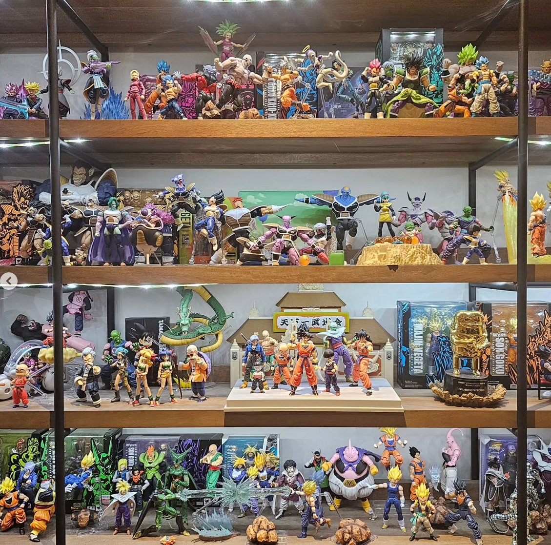 RubberRoss tweet media