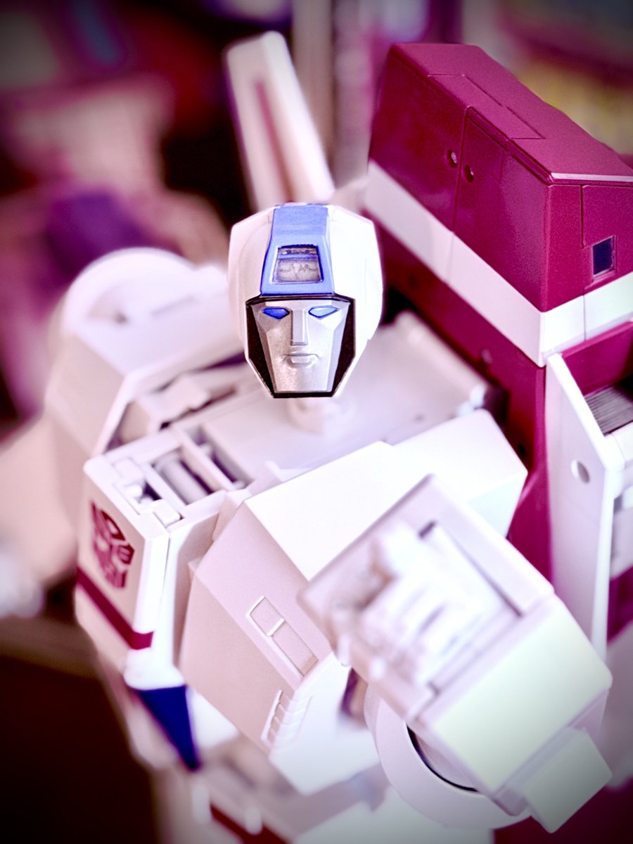 RareTransformer's tweet photo. Skyfire and more 

#Transformers https://t.co/XECtT0VXxl
