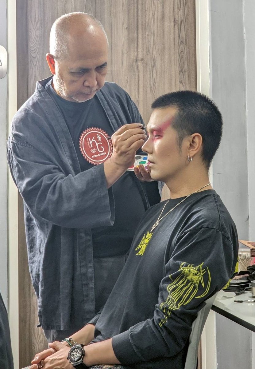 พี่จักร💙ก่อนจะแปลงร่างเป็นท่านพญาวายุจักร🔥🔥🔥🔥

#theparg2025
#นาคราชเดอะมิวสิคัล
#NagaRajTheMusical
#BuildJakapan
#Beyourluve 
<a href="/JakeB4rever/">BIU.</a>