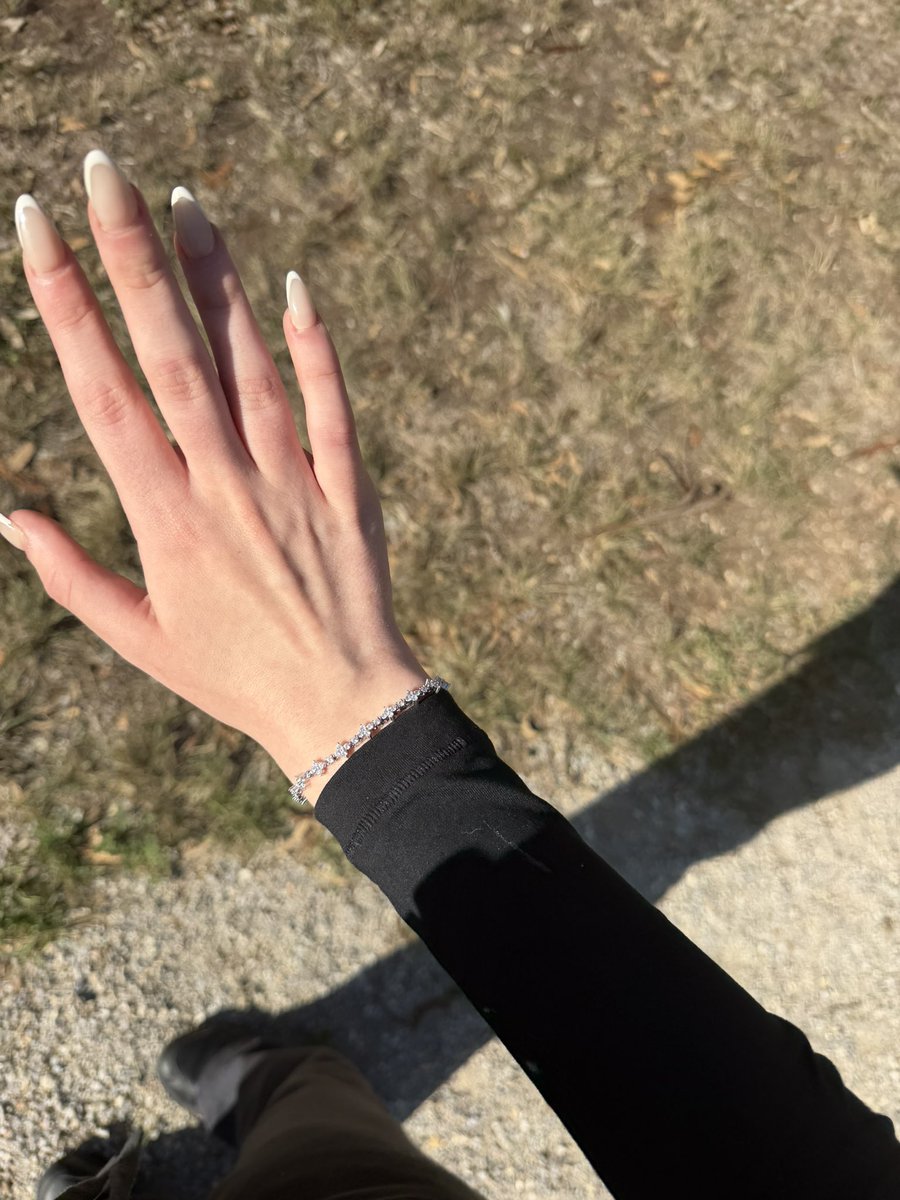 marie 🧁 tweet media