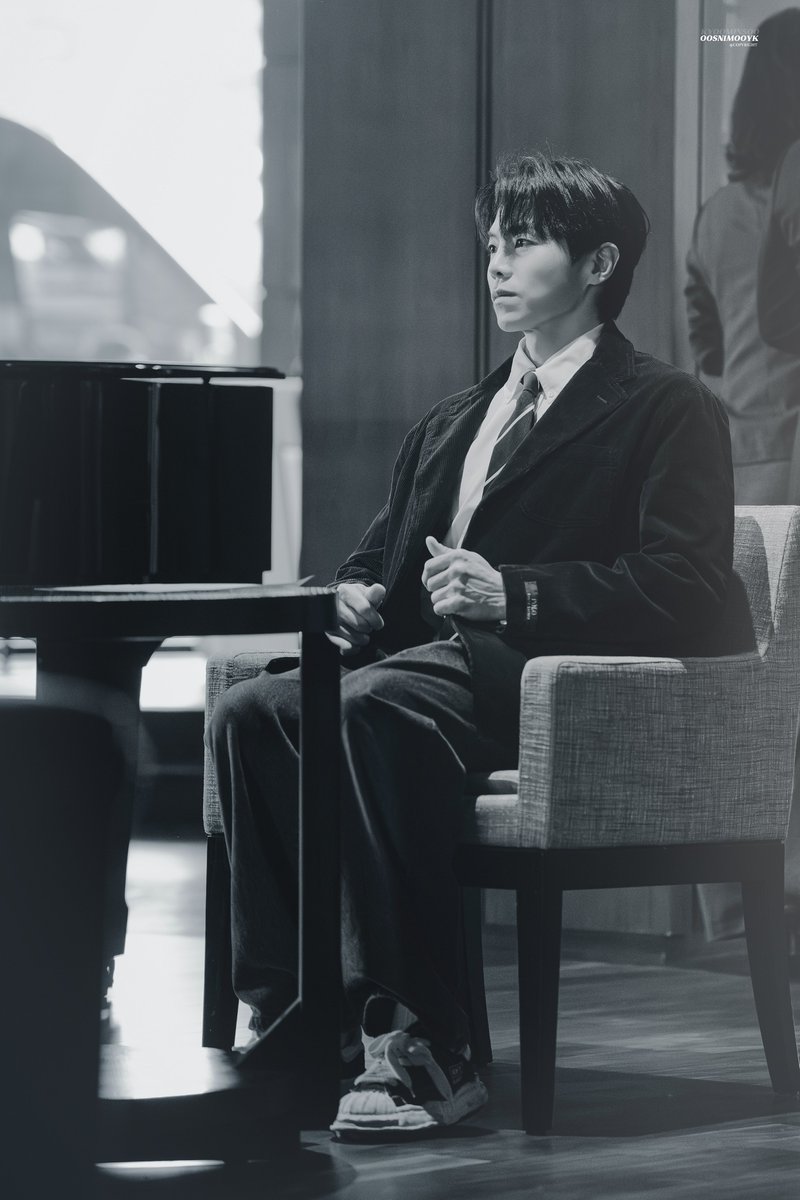 oosnimooyk's tweet photo. 260320 언노운 바이브 : 오프닝

작가 박은석 https://t.co/emNhPQ9Ww2