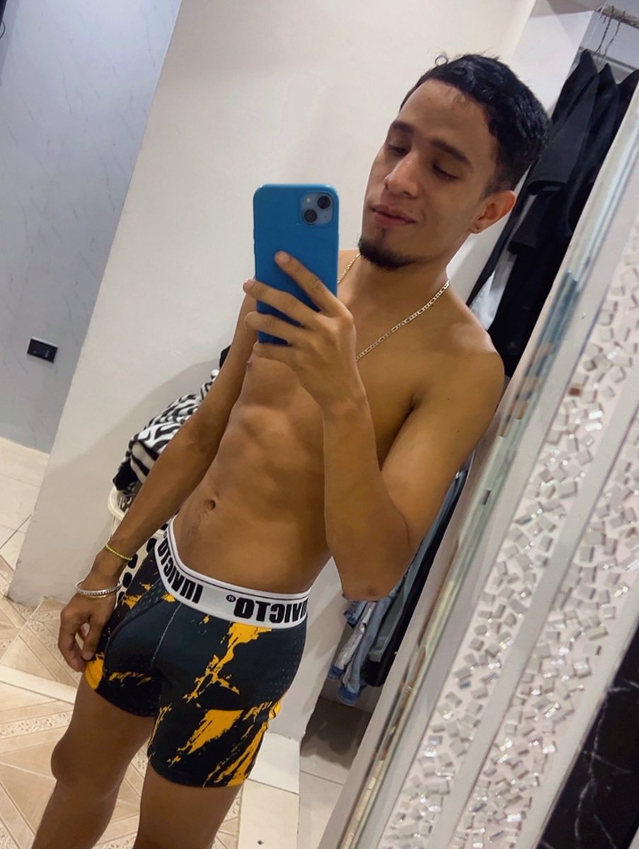 Kahin Rodríguez👽 tweet media