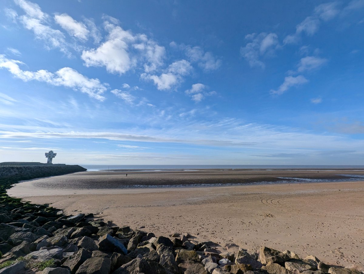 Merseyrail tweet media