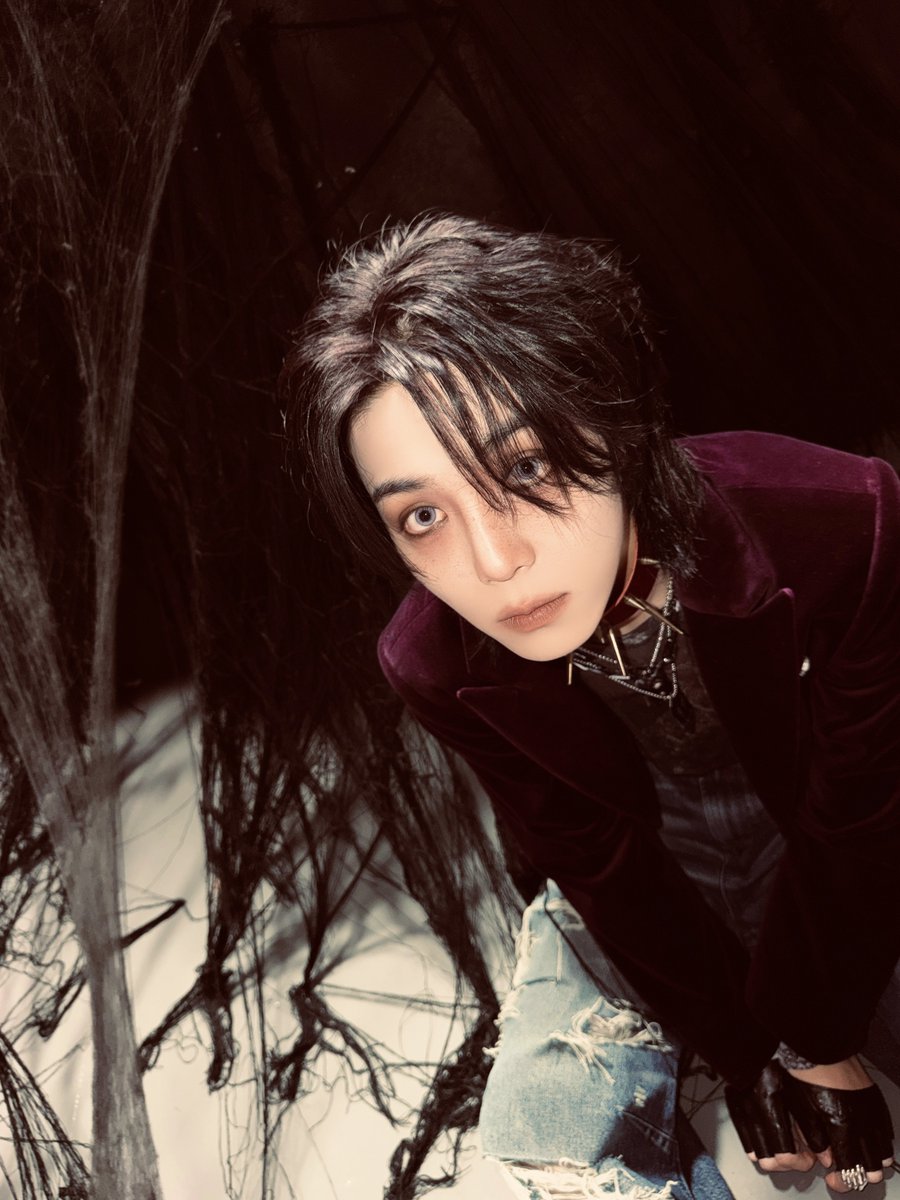 ALL(H)OURS tweet media