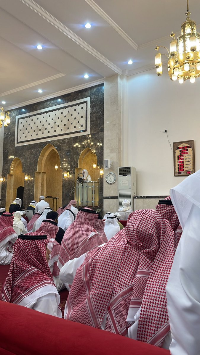 👷‍♂️🎓⏳ tweet media